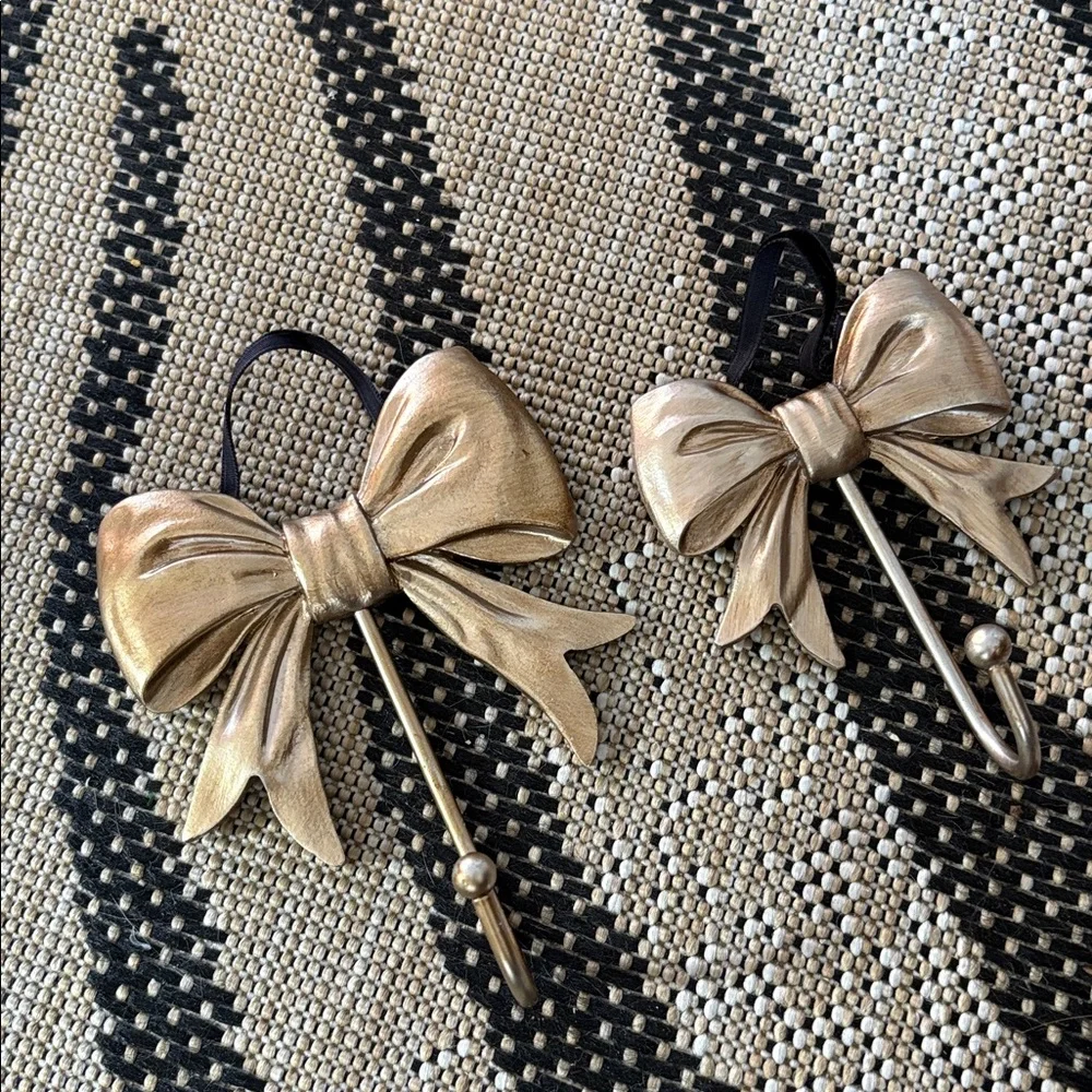 🎀🆕Gold Bow Wall Hooks, Bundle Of 2, Lg And Sm🎀